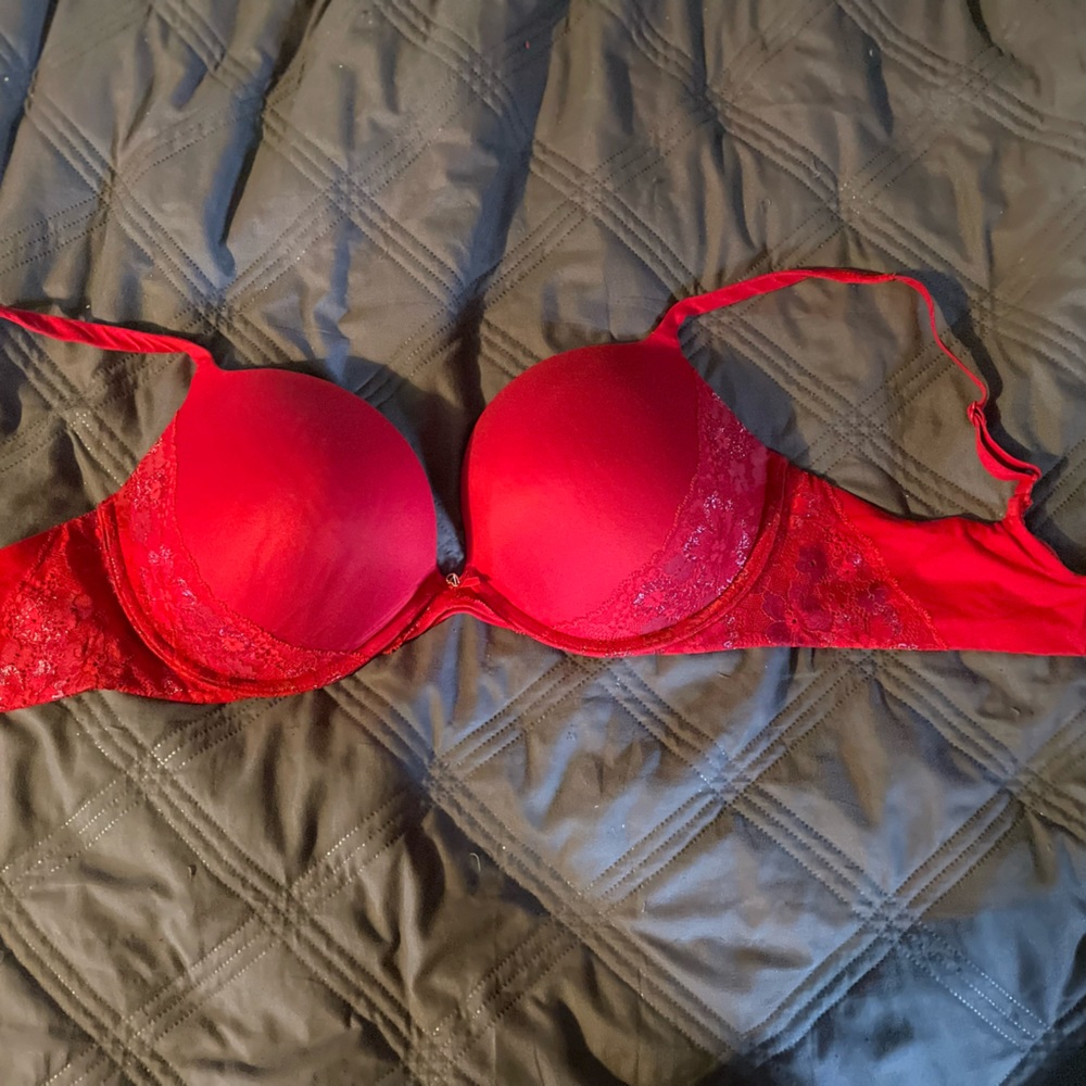 Victorias Secret Red push up bra 38DD